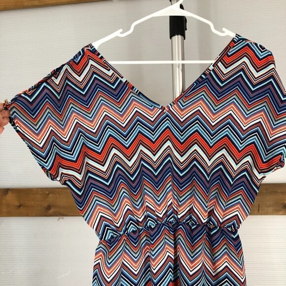 JOLIE Zigzag Chevron Multicolour V-Neck Peek-a-boo Shoulder Mini Dress Sz S - Picture 4 of 9